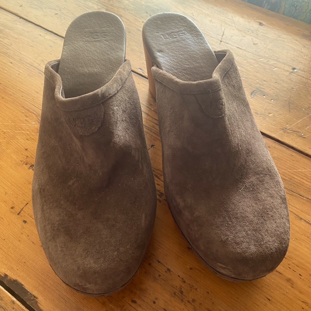 UGG brown suede fleece lined clogs size 8 1/2